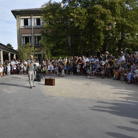 schule   10. Vergrösserte Ansicht
