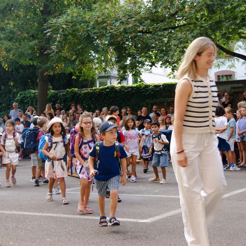 Erster Schultag 2026.08.10 67. Vergrösserte Ansicht