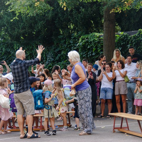 Erster Schultag 2026.08.10 85. Vergrösserte Ansicht